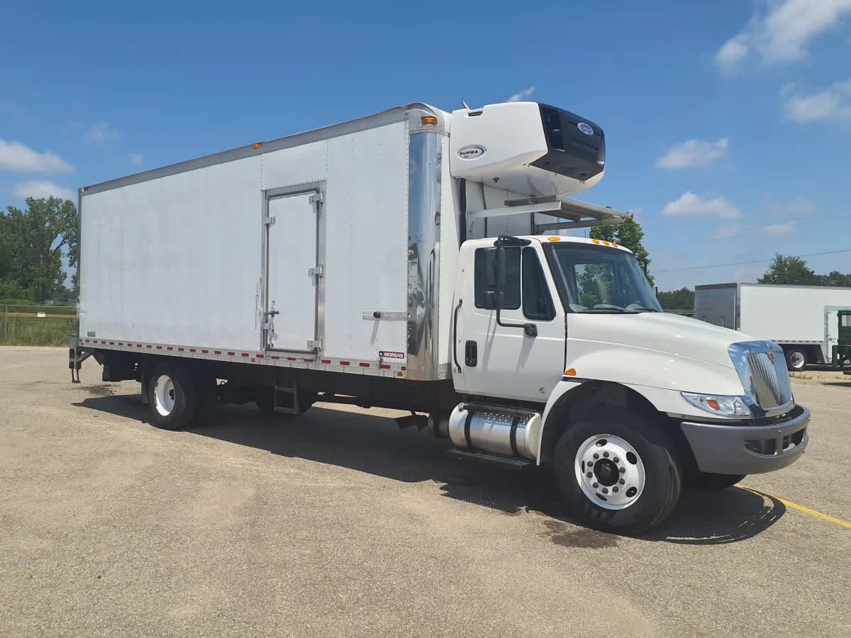 2019 International 4300 in Wayland, MI — photo 3