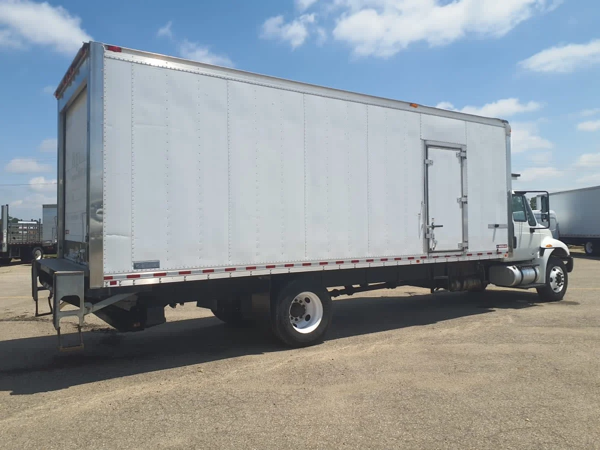 2019 International 4300 in Wayland, MI — photo 4
