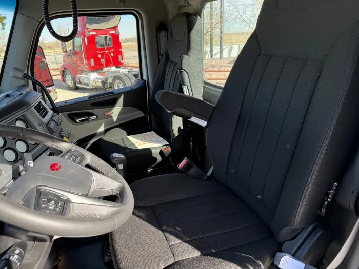 2027 Peterbilt 567 - image 9