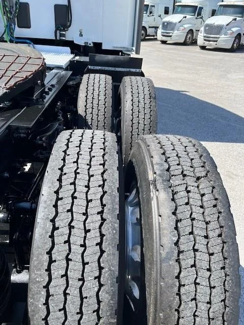 2022 Peterbilt 579 - image 6