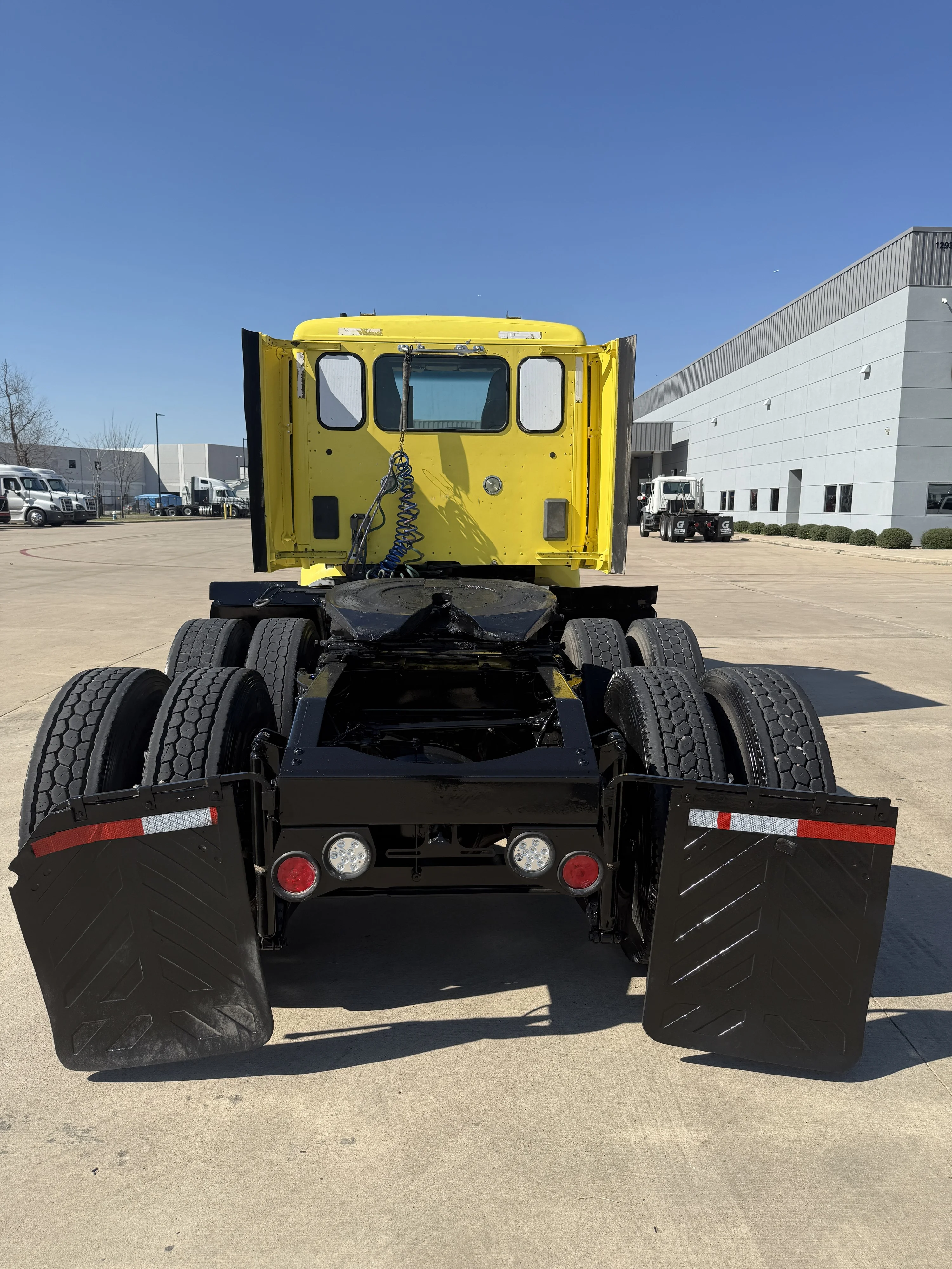 2017 Peterbilt 579 - image 6