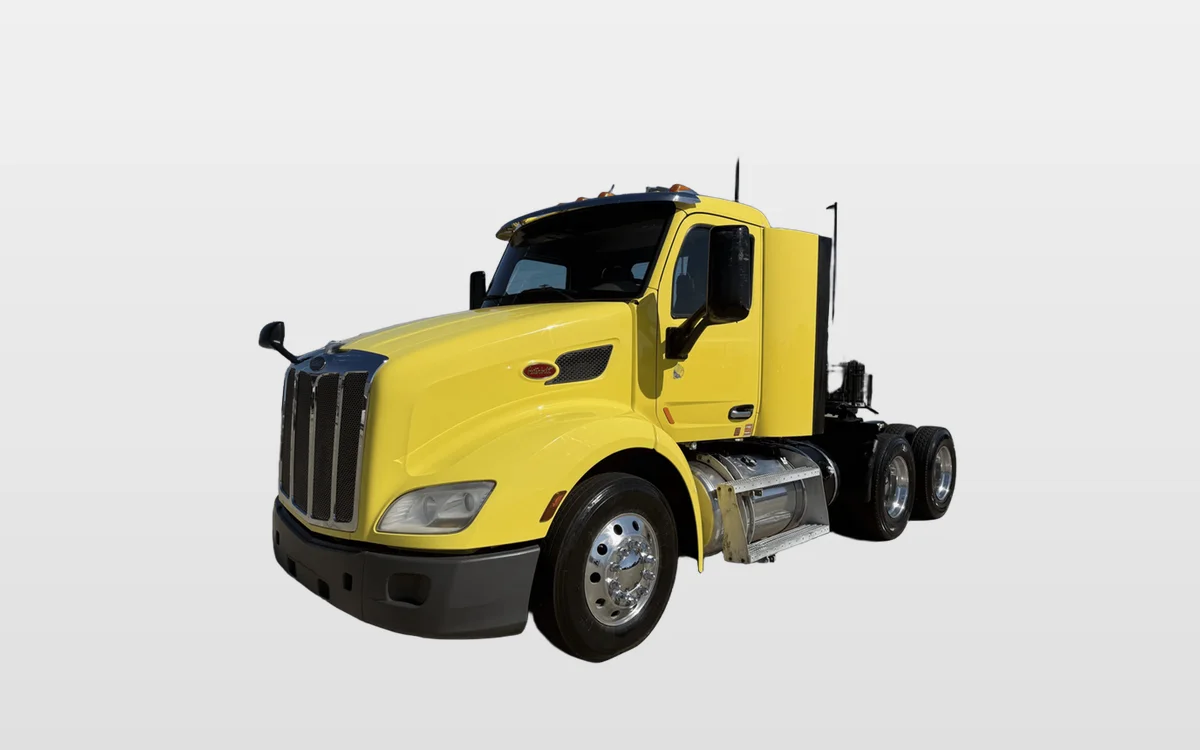 2017 Peterbilt 579 - image 1