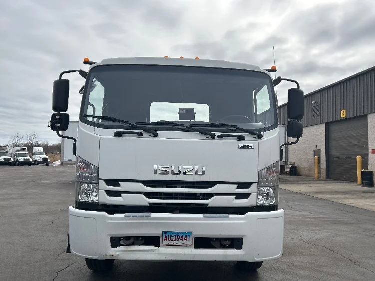 2020 Isuzu FTR - image 2