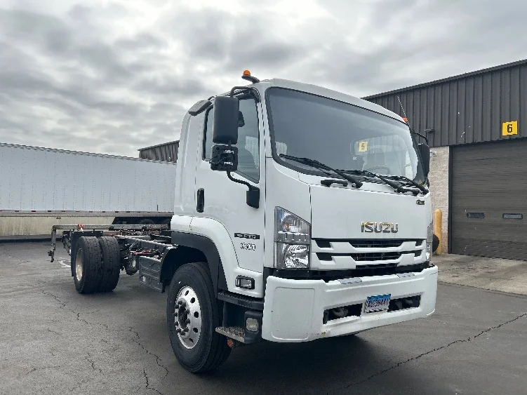 2020 Isuzu FTR in Montgomery, NY
