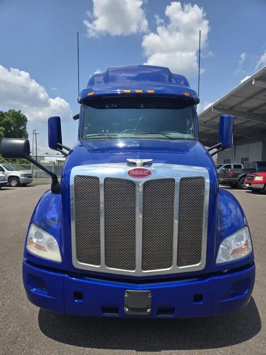 2022 Peterbilt 579 - image 25