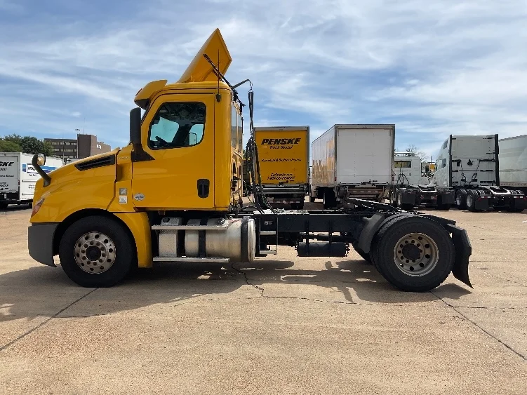 2019 Freightliner Cascadia in Memphis, TN — photo 4