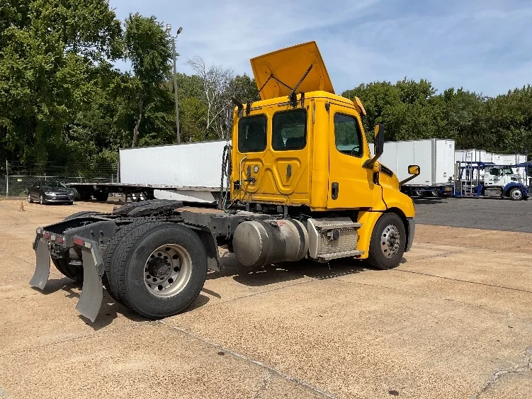 2019 Freightliner Cascadia in Memphis, TN — photo 7