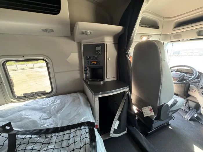 2026 Peterbilt 567 - image 10