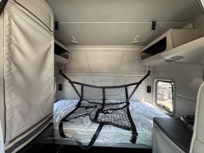 2026 Peterbilt 567 - image 9