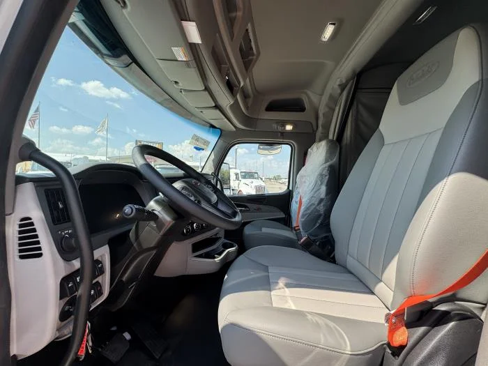 2026 Peterbilt 567 - image 8