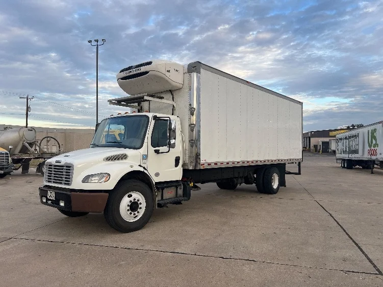 2019 Freightliner M2 106 - image 3