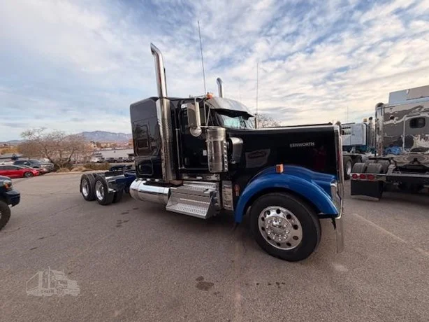 2023 Kenworth W900 in St. George, UT — photo 7