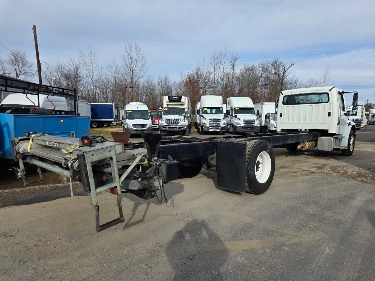 2019 Freightliner M2 106 in Bensalem, PA — photo 4