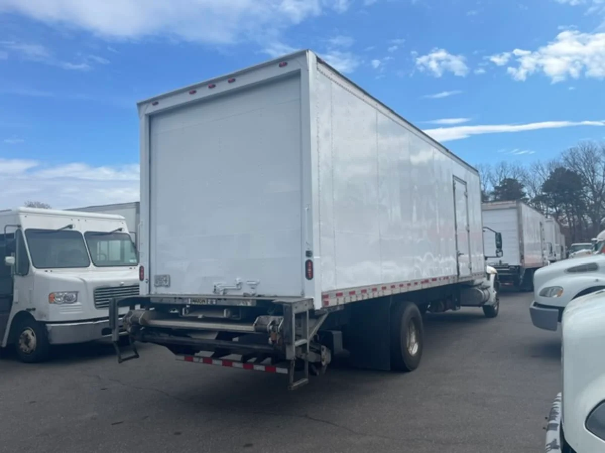 2020 International MV - image 4