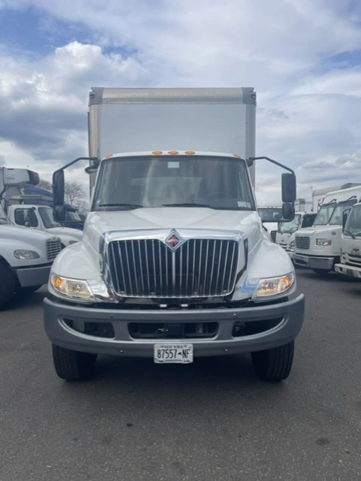 2020 International MV - image 2