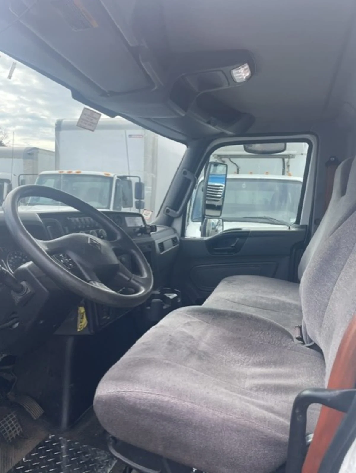 2020 International MV - image 7