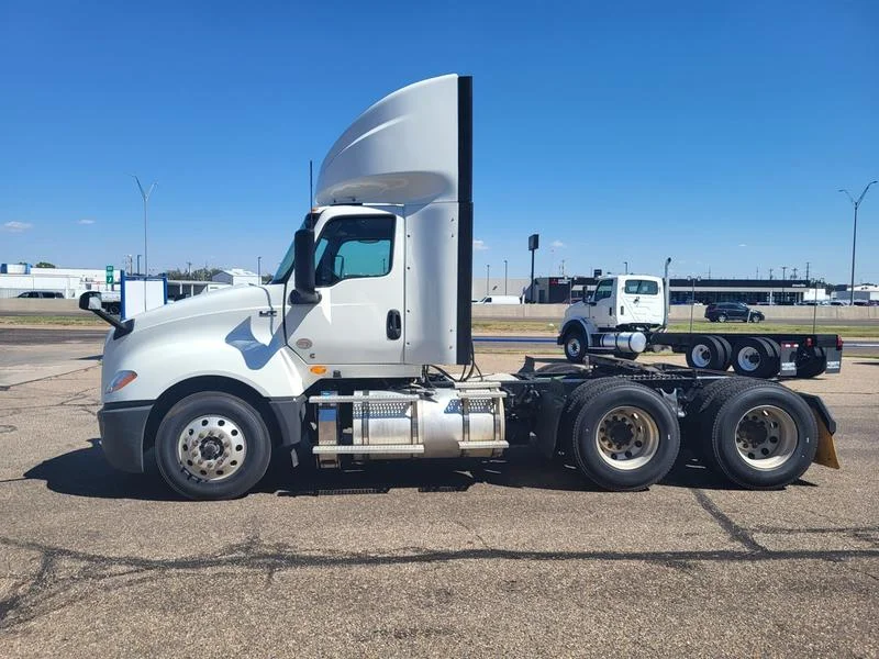 2020 International LT in AMARILLO — photo 2