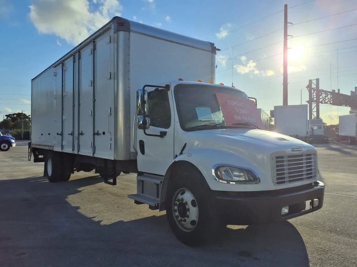 2018 Freightliner M2 106 in Davie, FL — photo 3