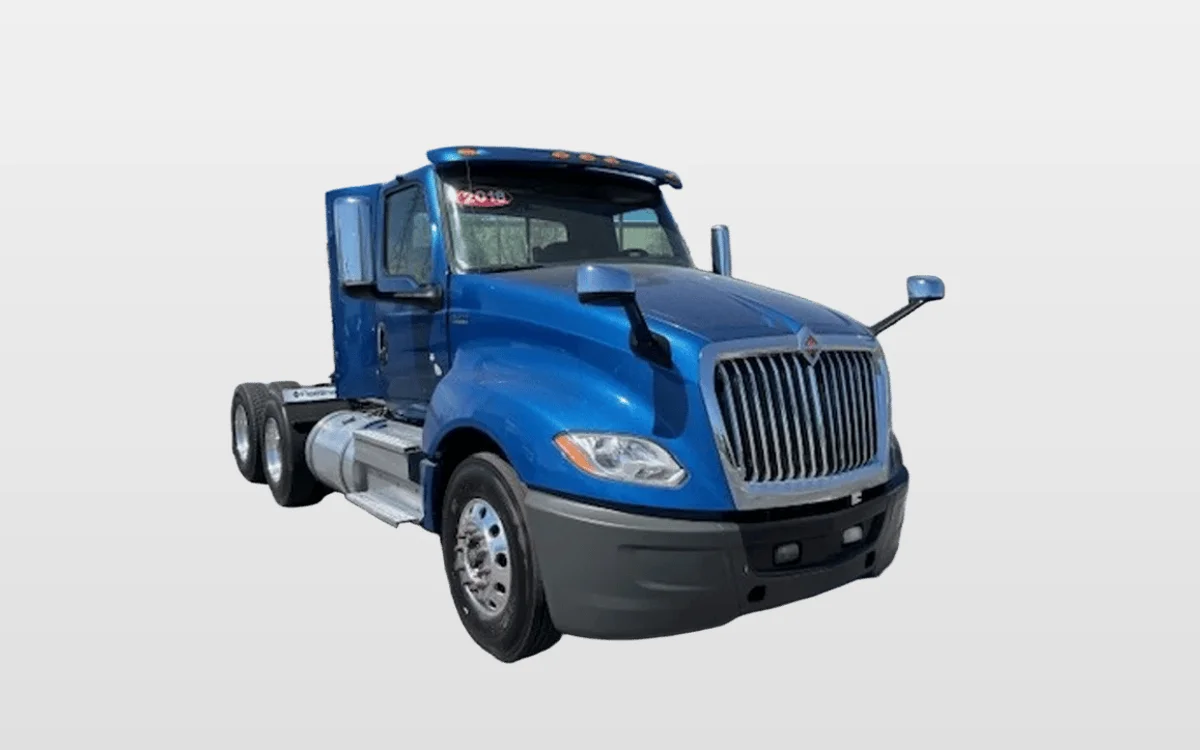 2018 International LT - image 1