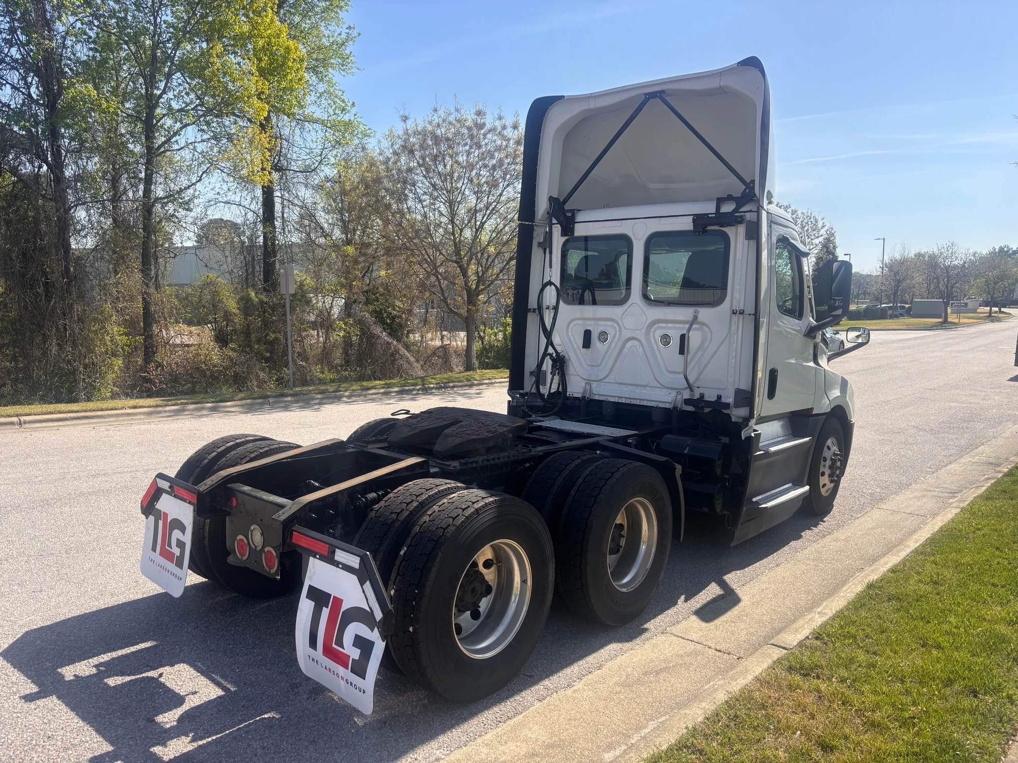 2021 Freightliner Cascadia - image 5