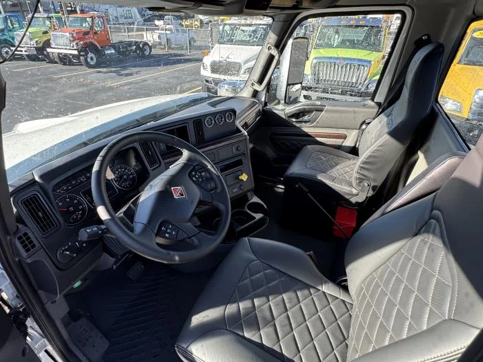 2026 International HX - image 14