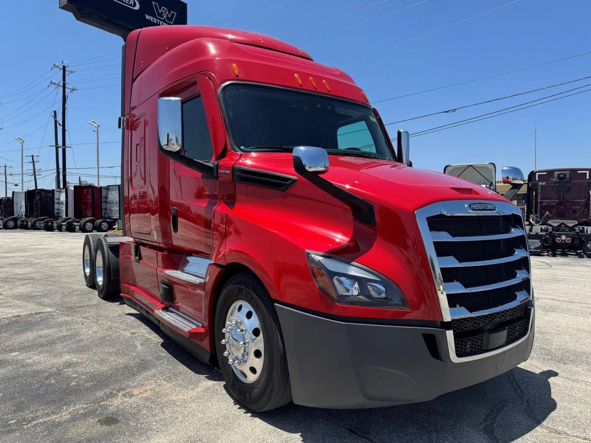 2022 Freightliner Cascadia