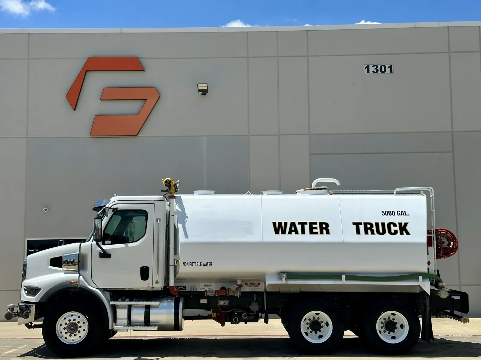 2023 Western Star 47X in Hutchins, TX — photo 4
