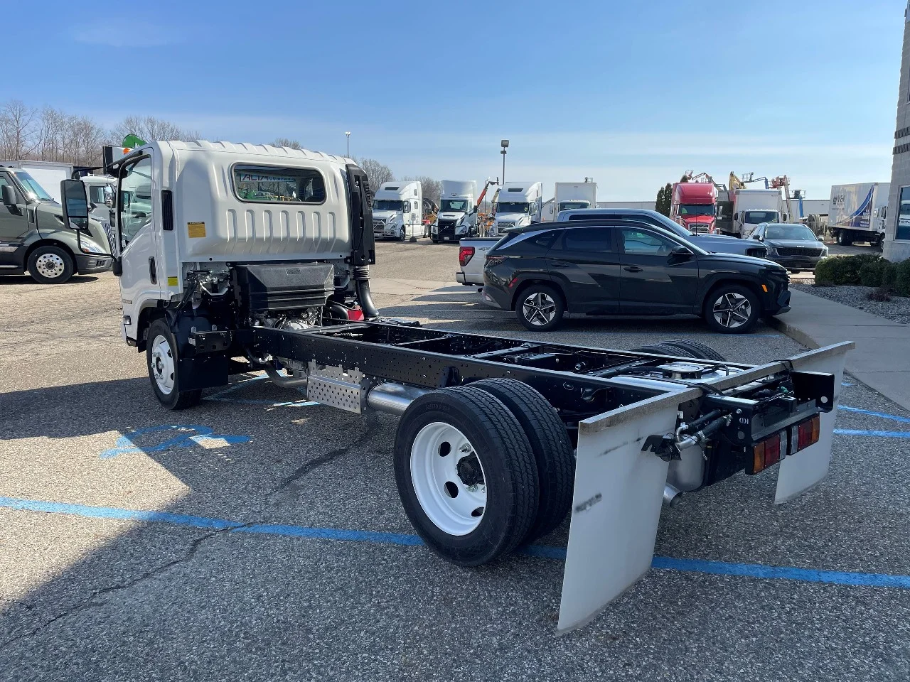 2026 Isuzu NRR in Byron Center, MI — photo 4