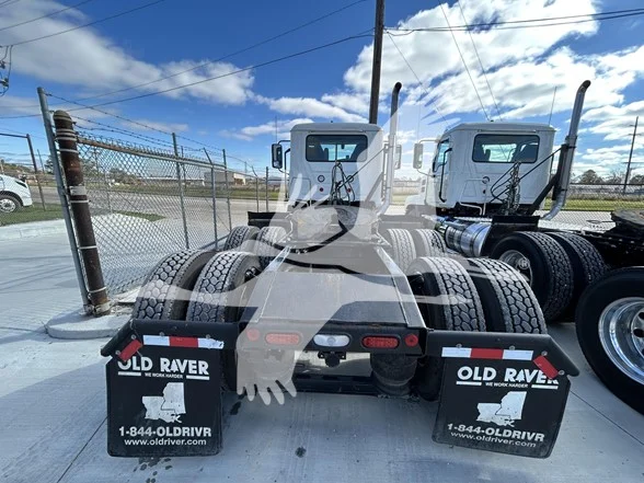 2024 Mack Anthem - image 4