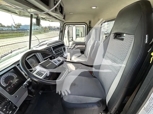 2024 Mack Anthem - image 5