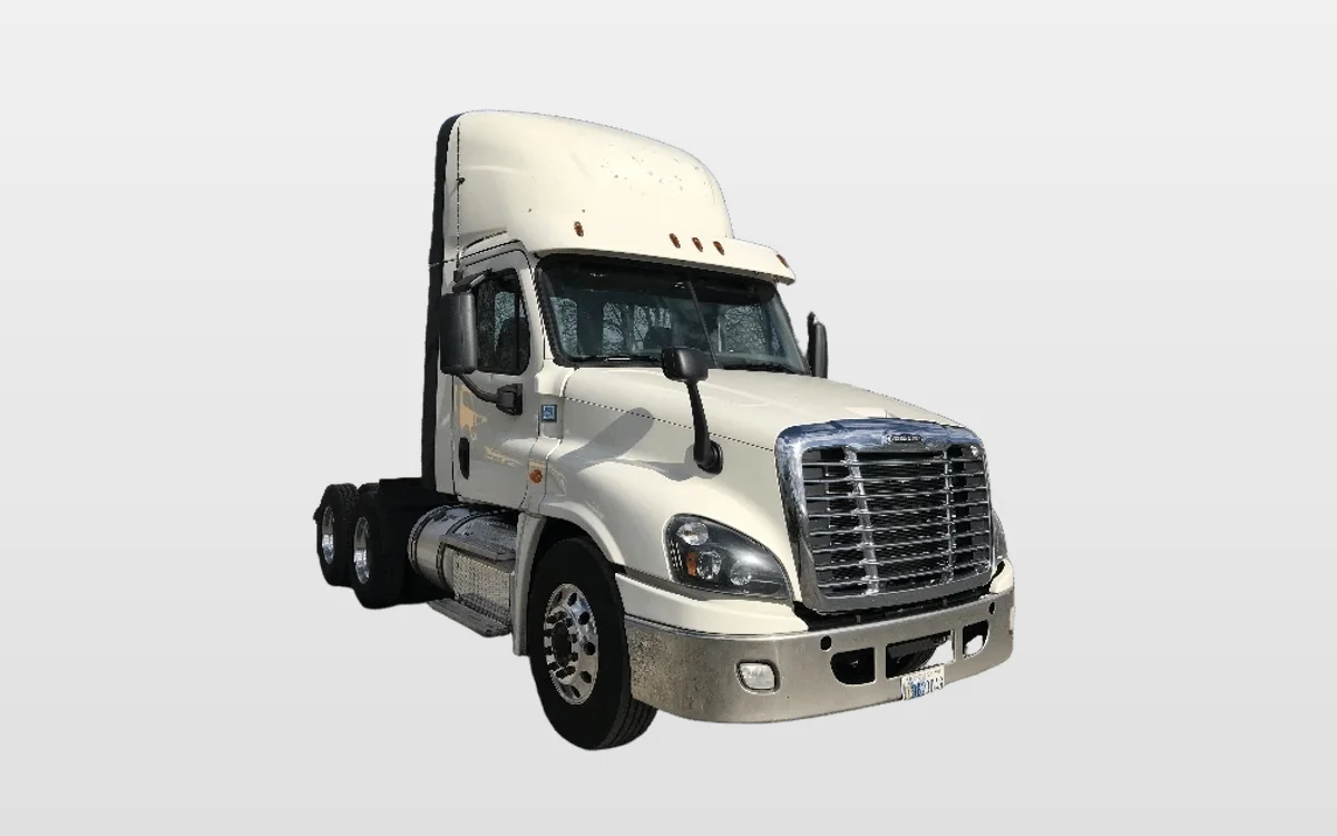2019 Freightliner Cascadia - image 1
