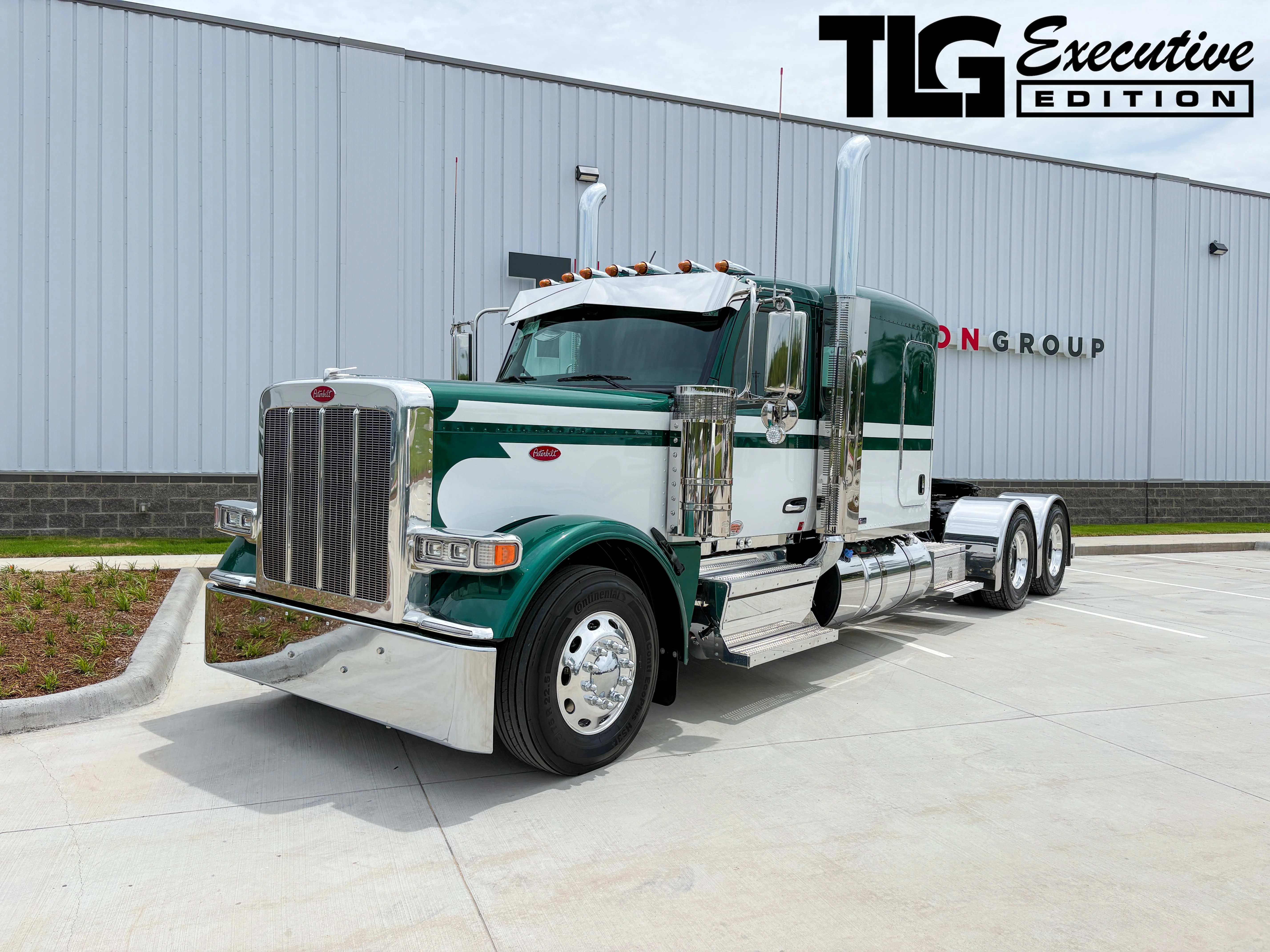 2027 Peterbilt 589 in Cincinnati, OH