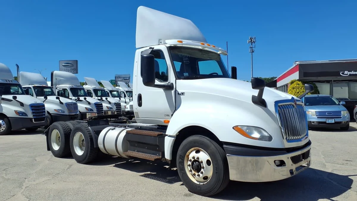 2019 International LT in Warwick, RI — photo 3