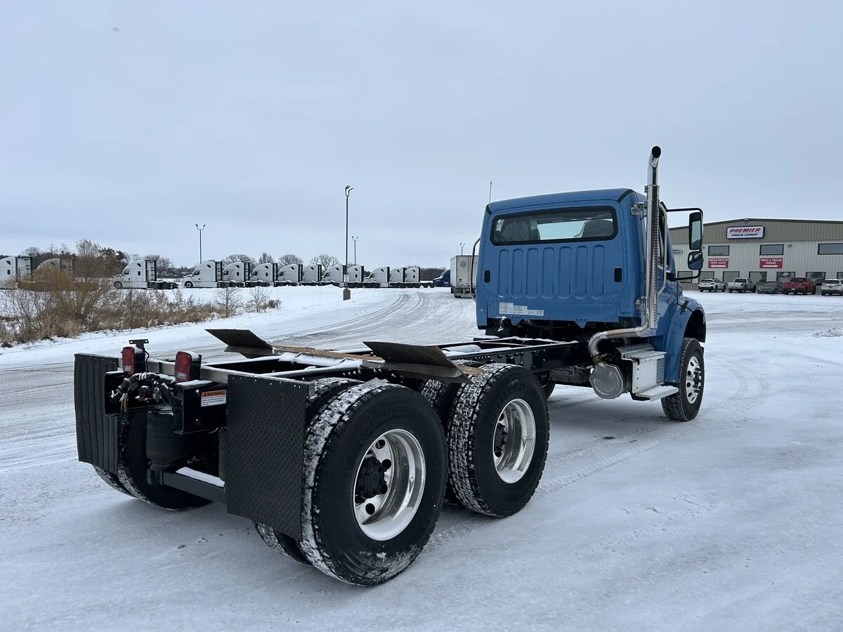 2025 Freightliner M2 106 - image 5