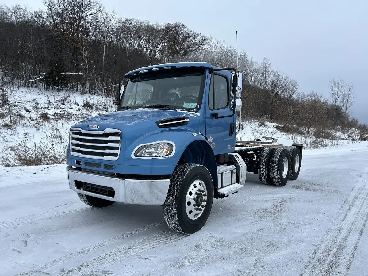 2025 Freightliner M2 106 in Roberts, WI