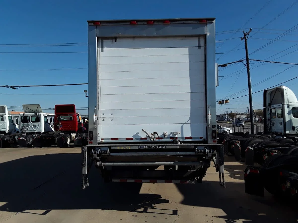 2019 Freightliner M2 106 in Dallas, TX — photo 5