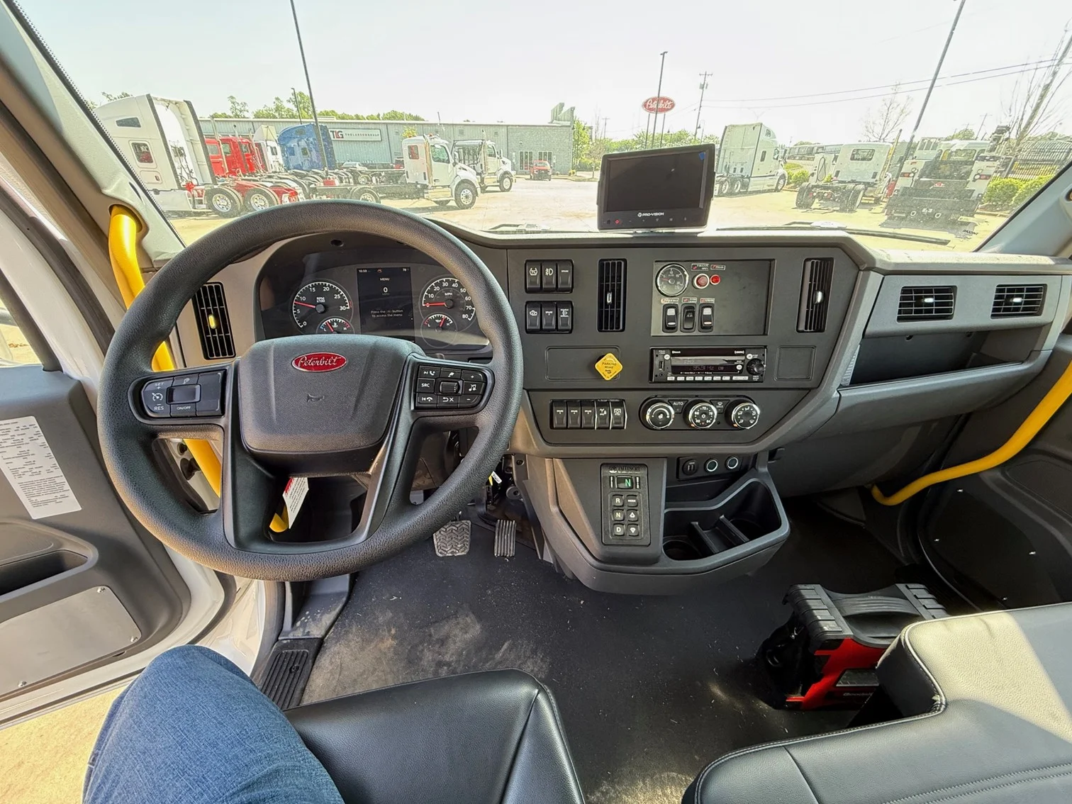 2025 Peterbilt 537 in Cincinnati, OH — photo 8