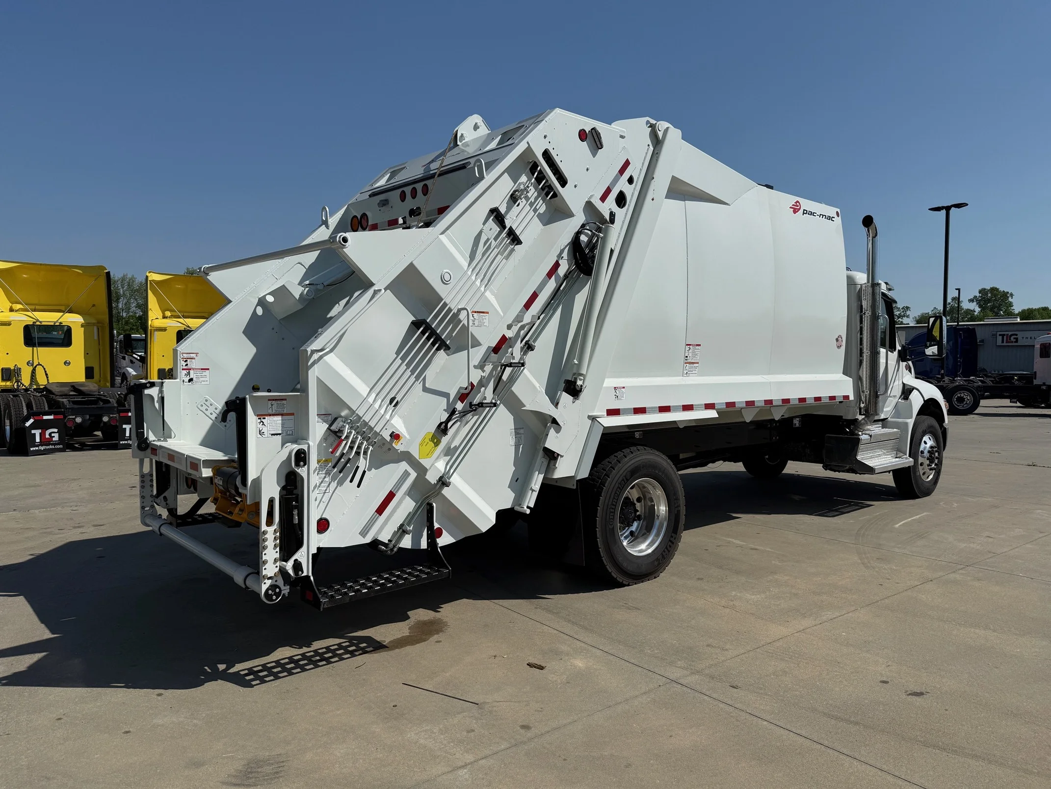 2025 Peterbilt 537 in Cincinnati, OH — photo 4