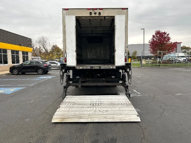 2020 Freightliner M2 106 - image 9