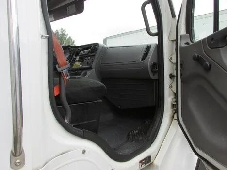 2017 Freightliner M2 106 - image 10