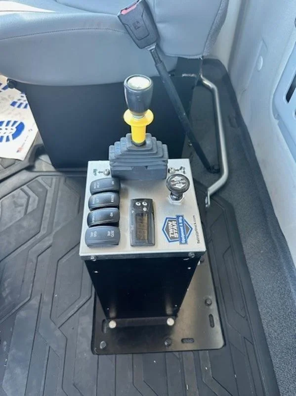 2025 Volvo VHD 300 in Elk River, MN — photo 14
