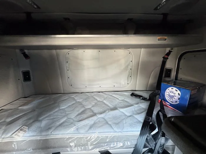 2024 Peterbilt 567 - image 12