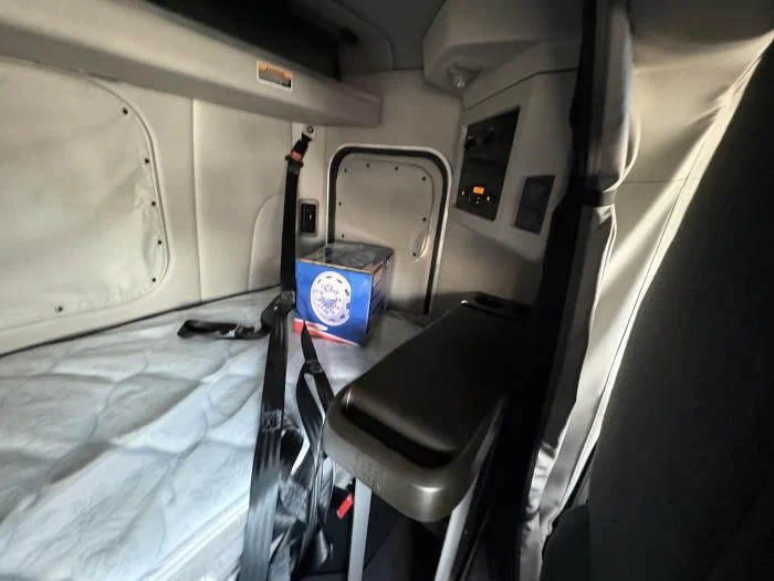 2024 Peterbilt 567 - image 13