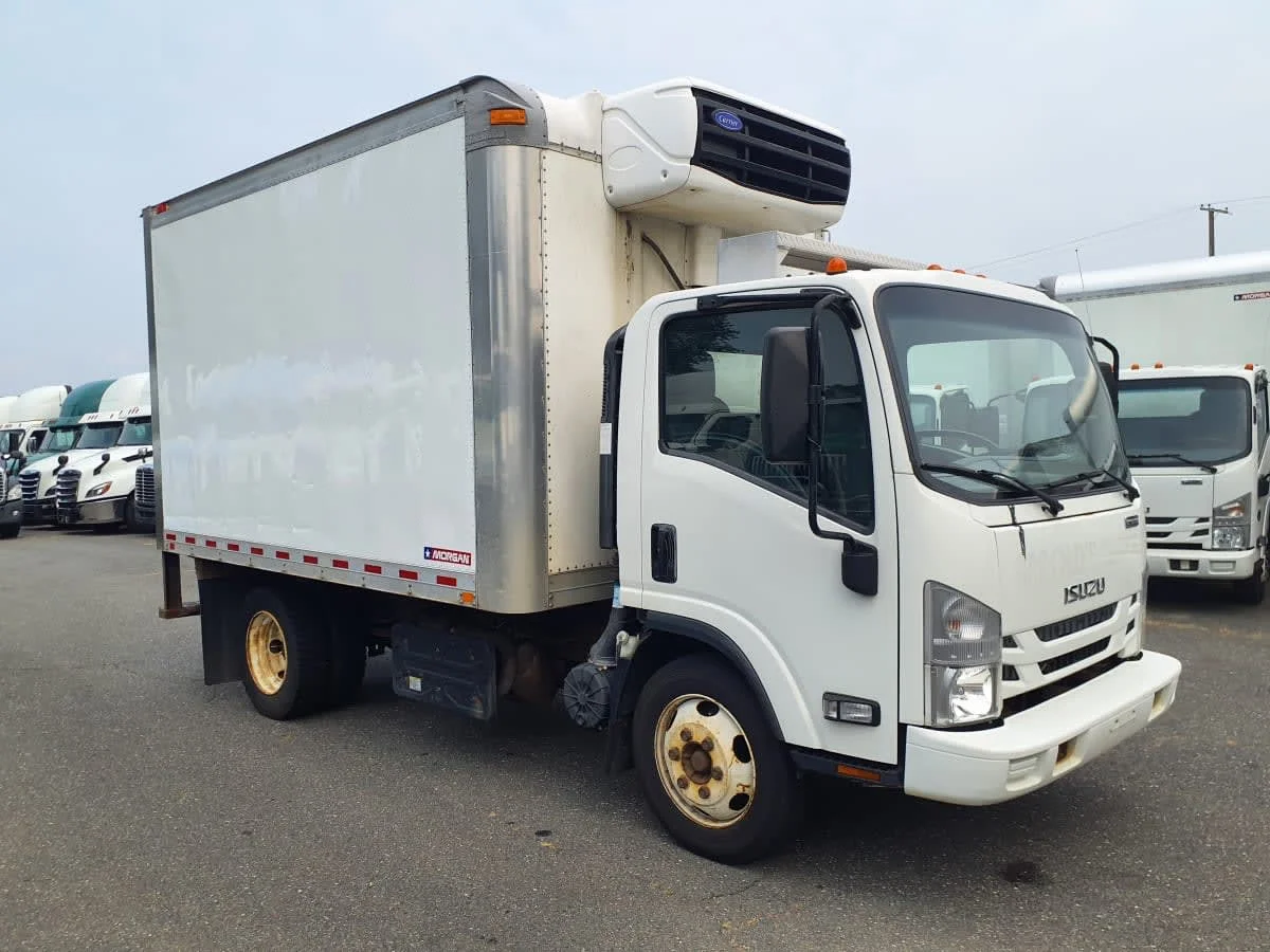 2019 Isuzu NRR in Springfield, MA — photo 3