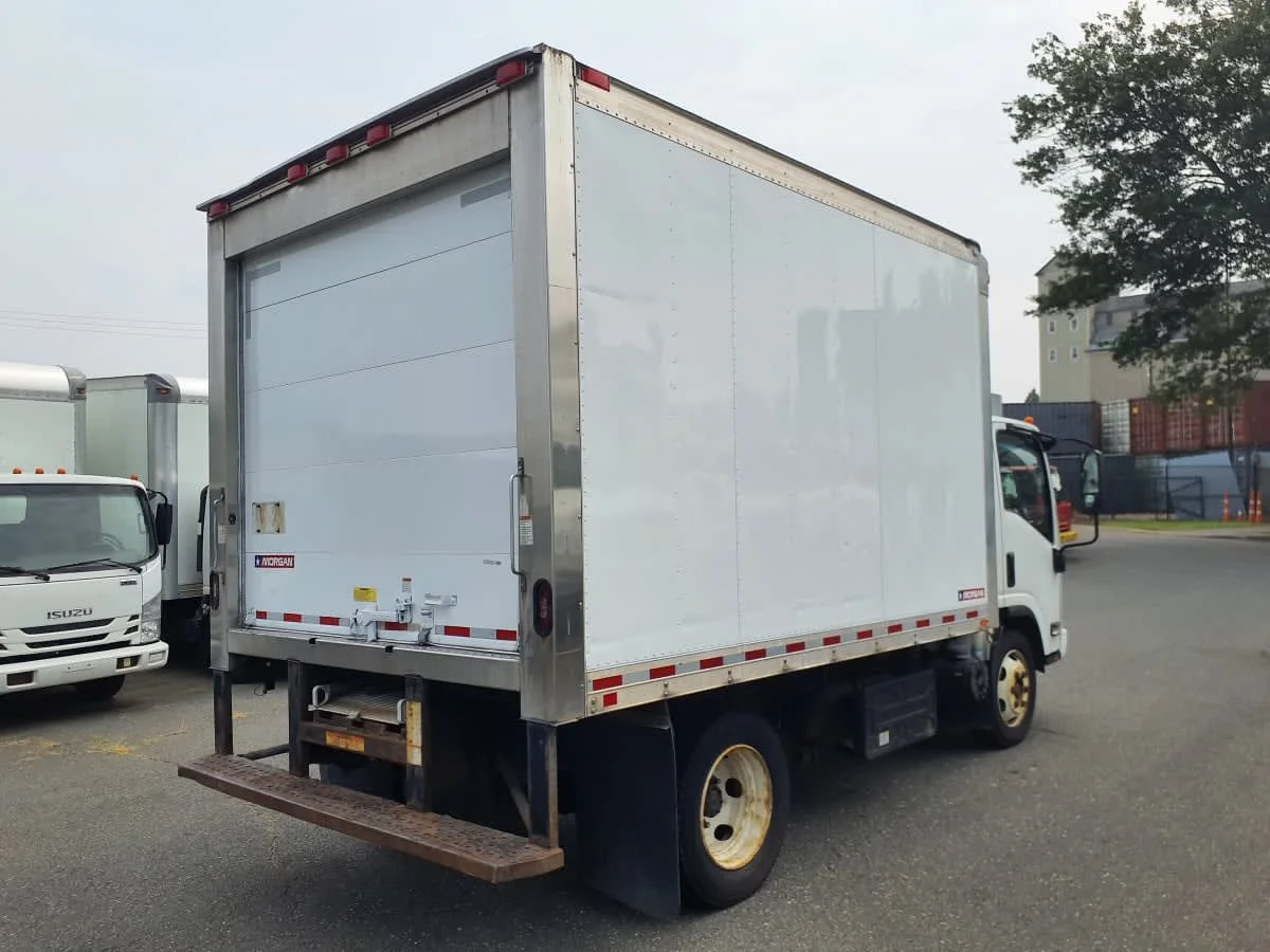 2019 Isuzu NRR in Springfield, MA — photo 4