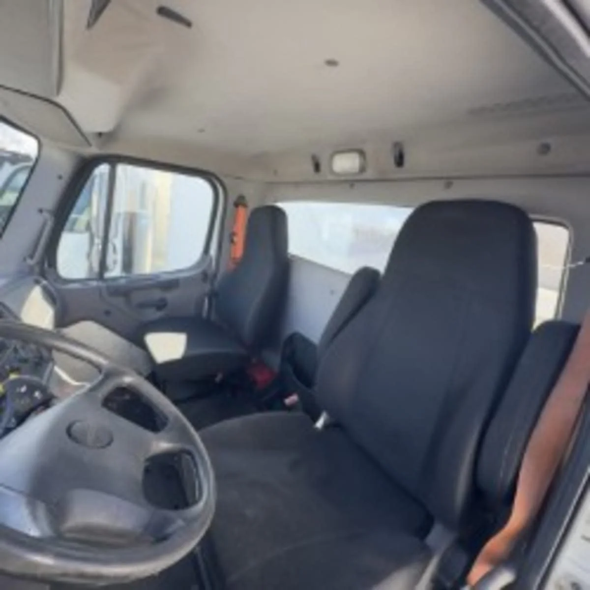 2019 Freightliner M2 112 - image 7