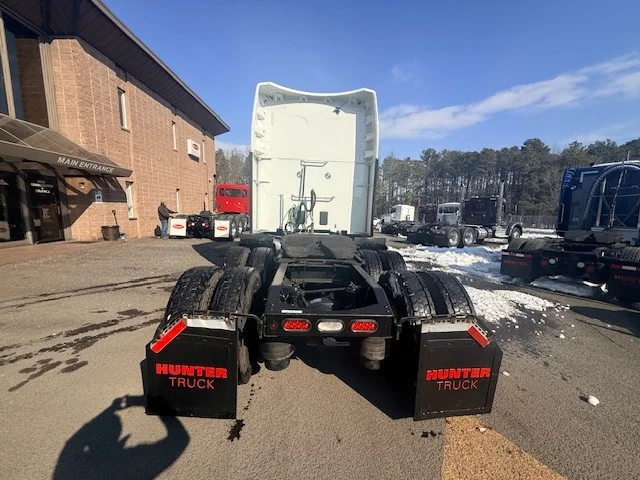 2021 Peterbilt 579 in Clarksburg, WV — photo 5
