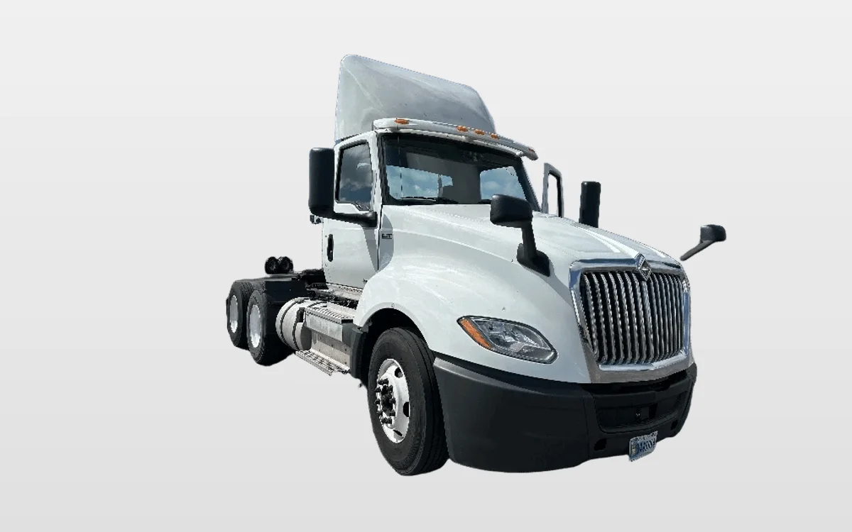 2019 International LT - image 1