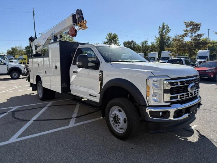 2025 Ford F-550 — photo 4