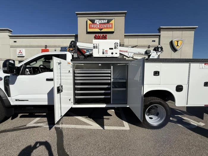 2025 Ford F-550 — photo 12